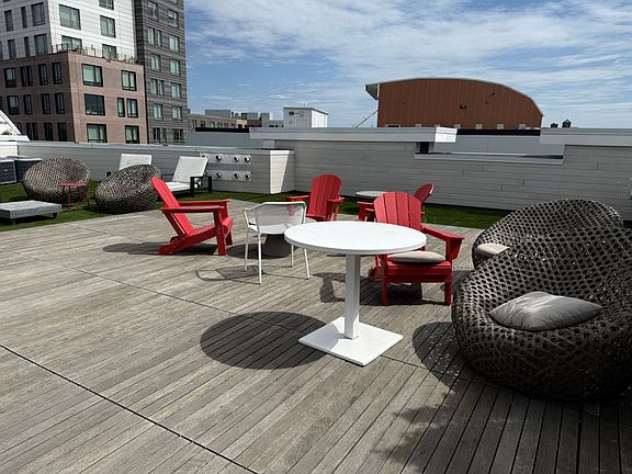 5th image of 26 Hichborn St #14