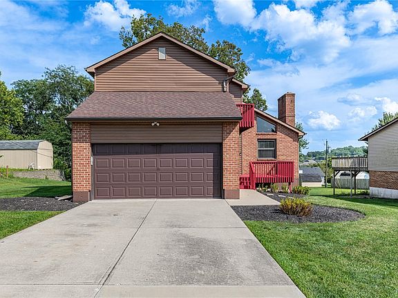 3rd image of 226 Bernard Dr