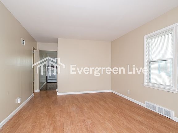 4th image of 2511 Hood Ave