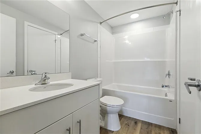 1673 Huron Rd — Photo 38