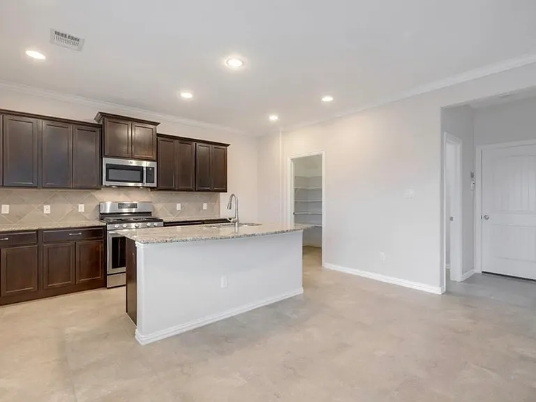 528 Rancho Verde Dr — Photo 5