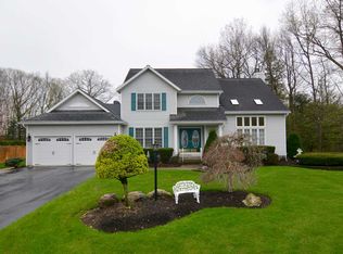 118 Country Walk Rd, Schenectady, NY 12306