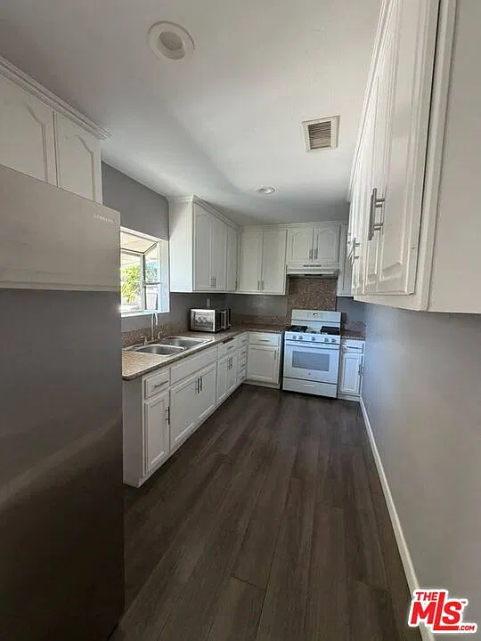 2 bed, 1.0 bath, 600 sqft, $2,200 — Photo 2