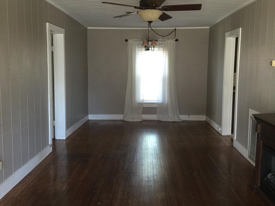2nd image of 106 Henry St