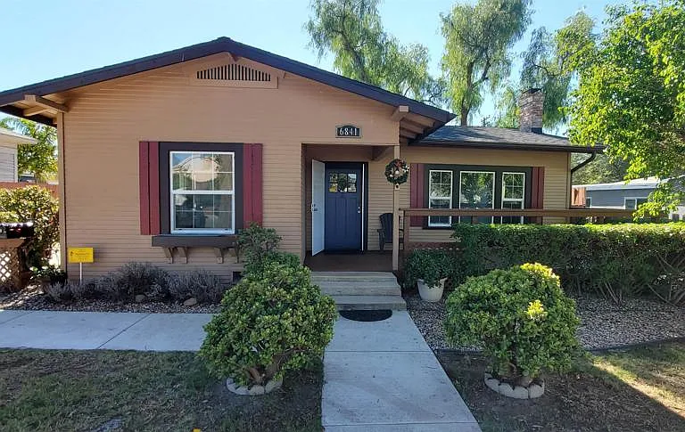 6841 Mohawk St — Photo 18