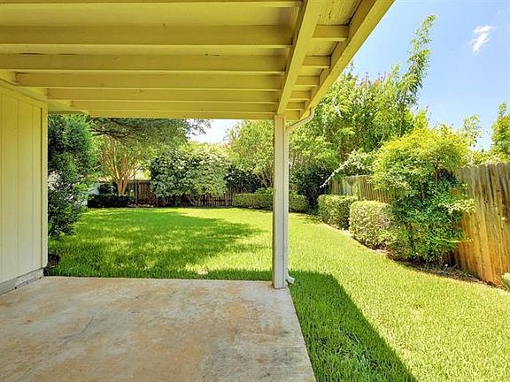 5th image of 213 Mesa Verde St