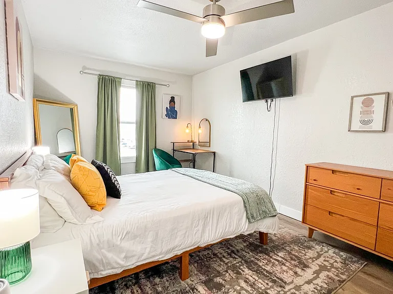 1116 Morgan Ave #202 — Photo 4