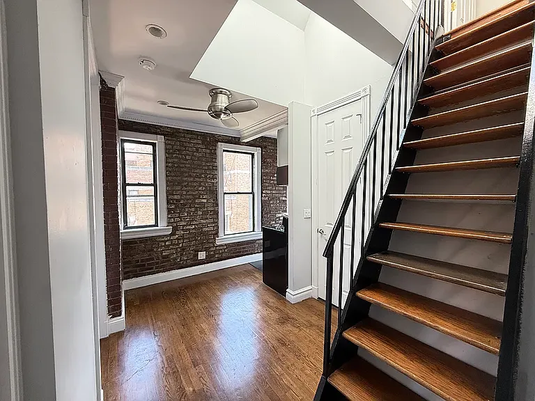 416 E 13th St #R6B — Photo 1