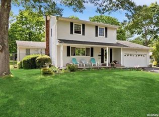 24 Radburn Dr, Commack, NY 11725