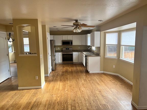 Kitchen and breakfast nook