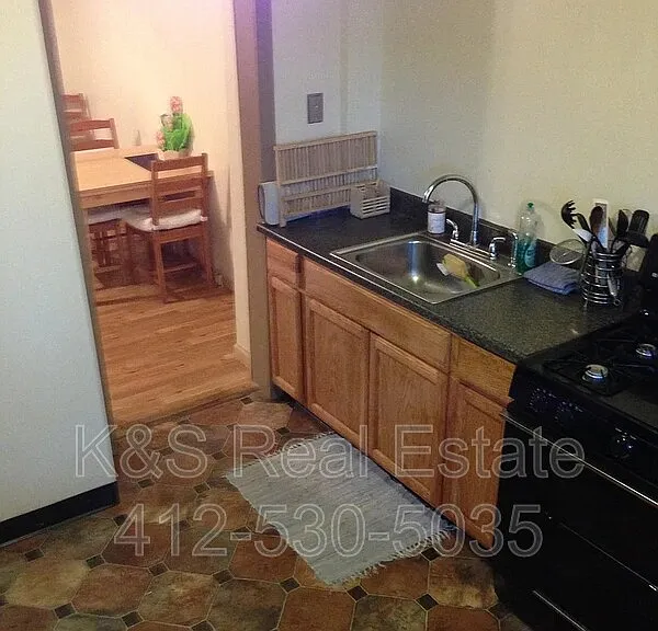 4243 Gladstone St #1 — Photo 3