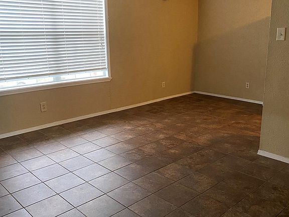 3rd image of 803 Oran Cir APT C