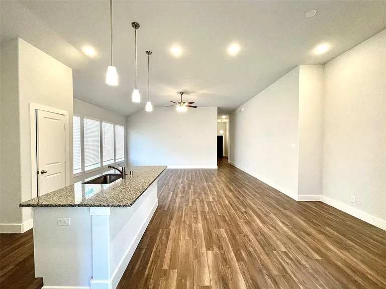216 Catalina Cove Dr — Photo 13
