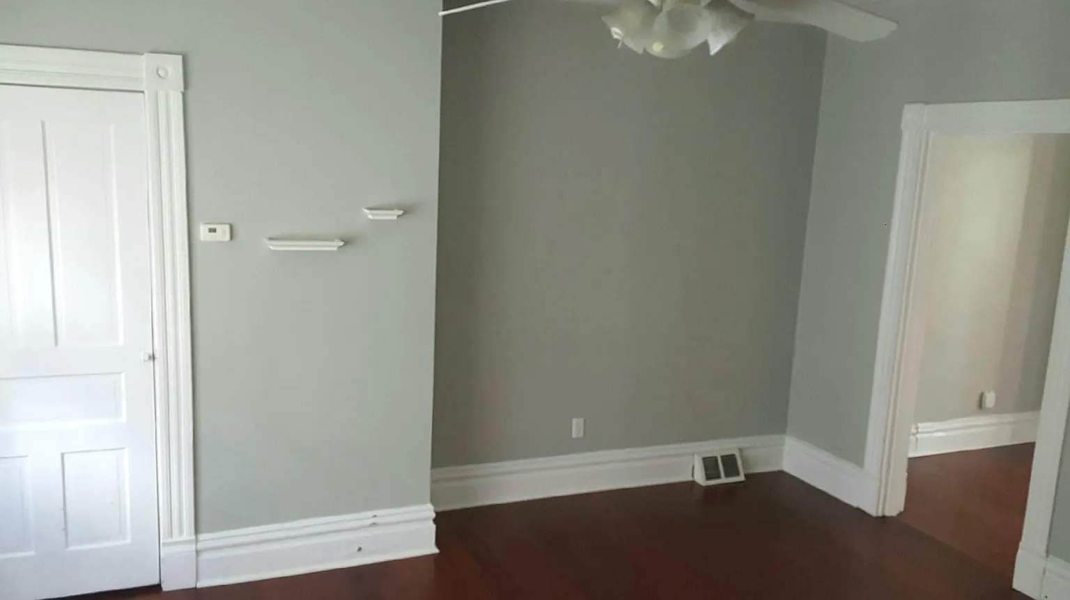 49 Sterling St photo 1