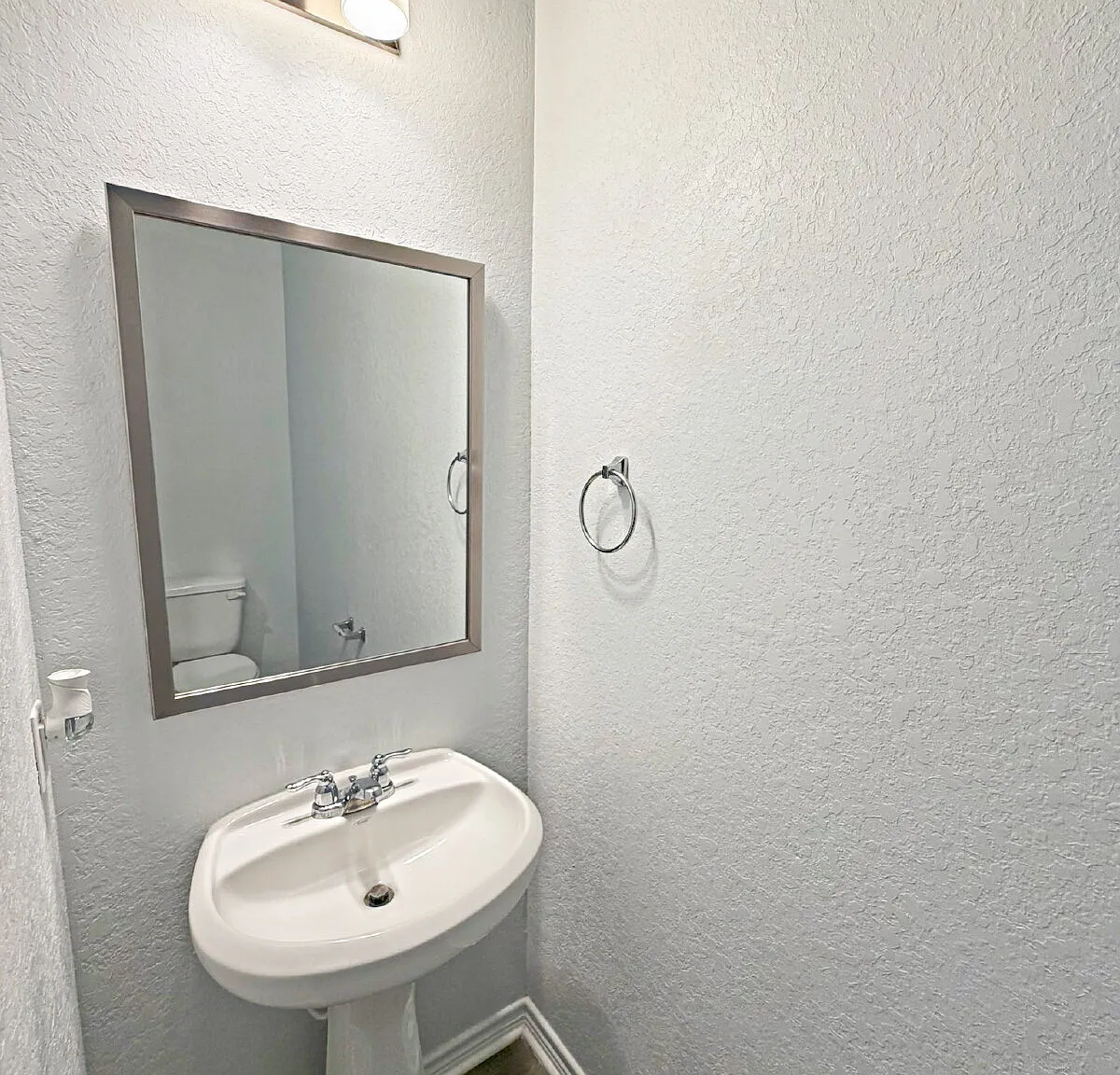 3 bed, 2.5 bath, 1777 sqft, $2,000 — Photo 4
