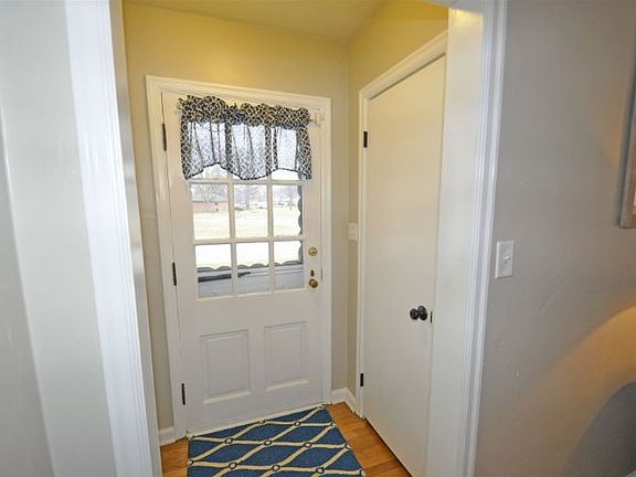 3rd image of 1535 Rockne Dr