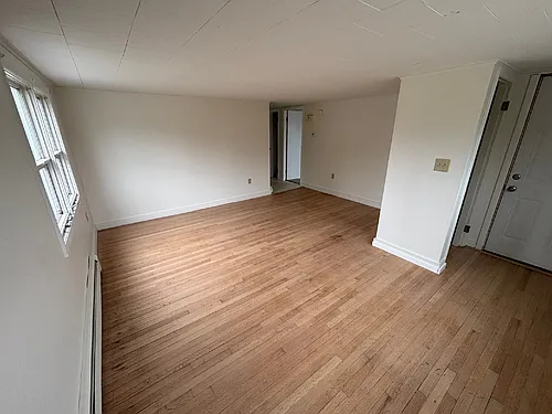 1322 Main St #4 Photo 1