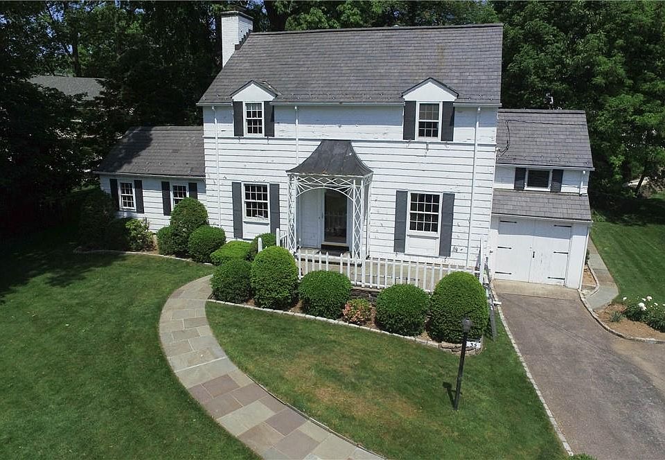 1st image of 35 Rose Avenue