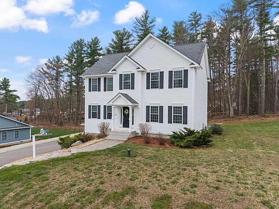 2nd image of 22 Rolling Woods Drive
