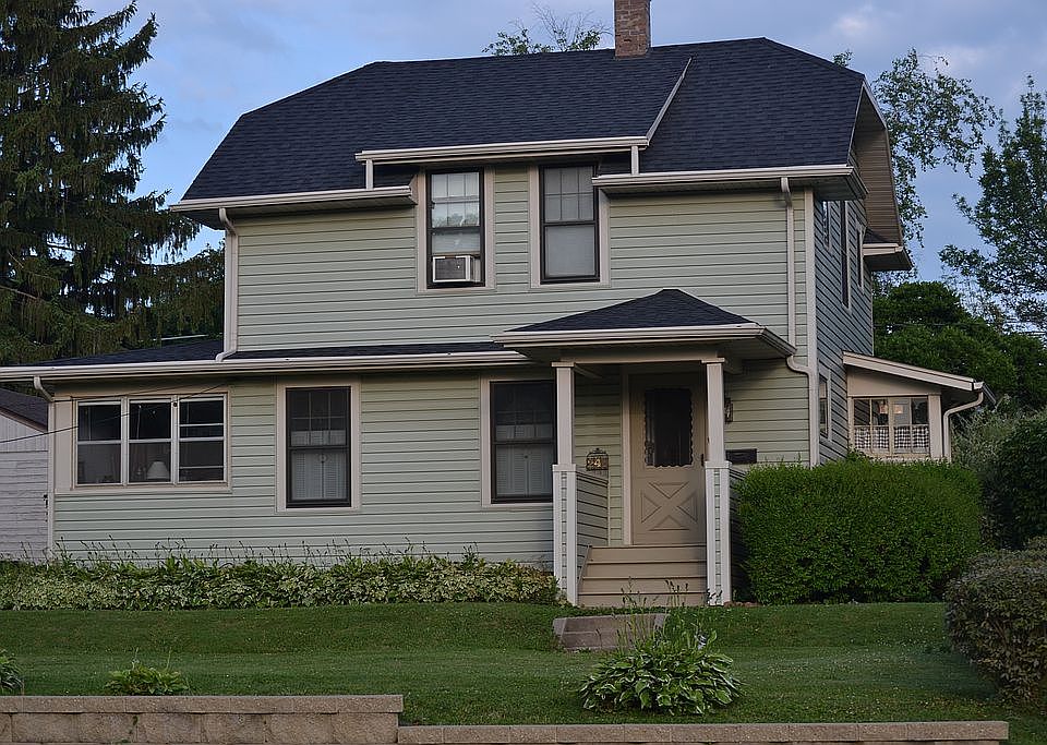 2nd image of 240 N Fairview Ave
