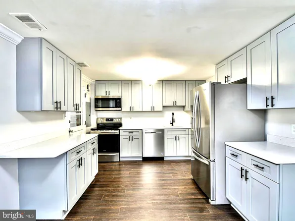7727 Burnside Rd, Landover, MD 20785