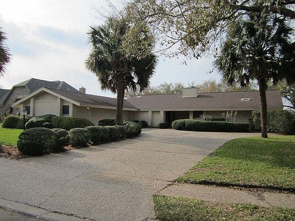 2nd image of 6028 Country Club Dr