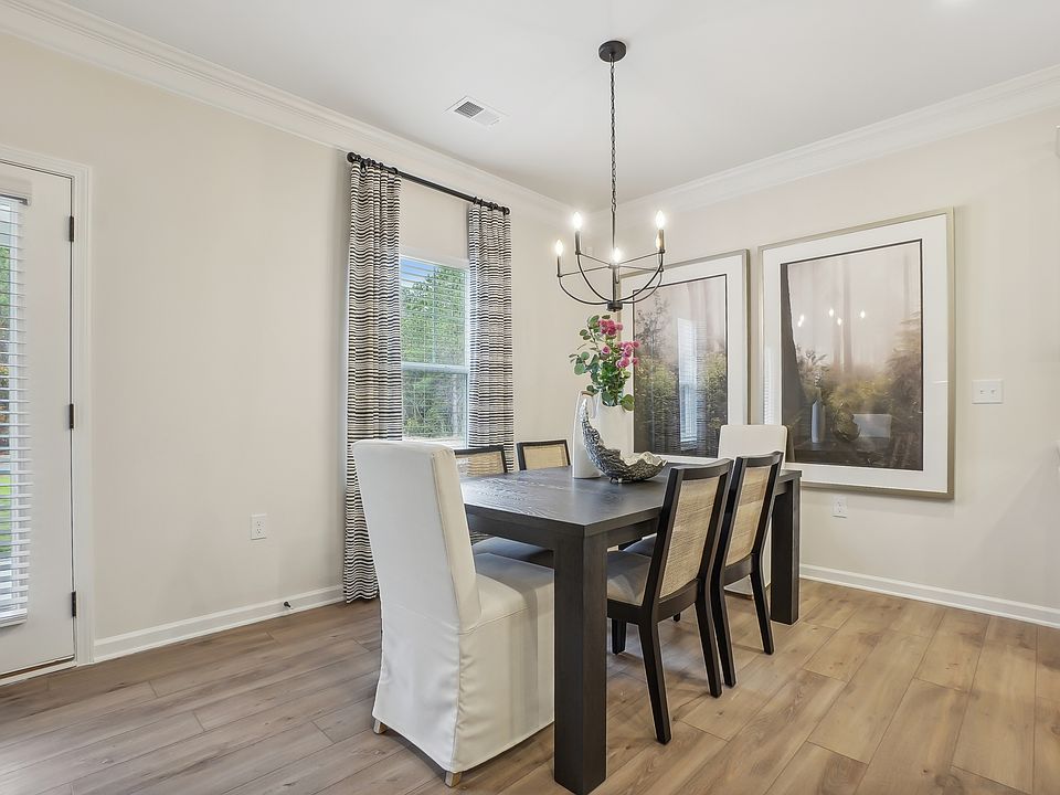 The Landen - Dining Area