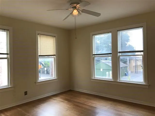 2 bed, 1.0 bath, 900 sqft, $2,350 — Photo 3