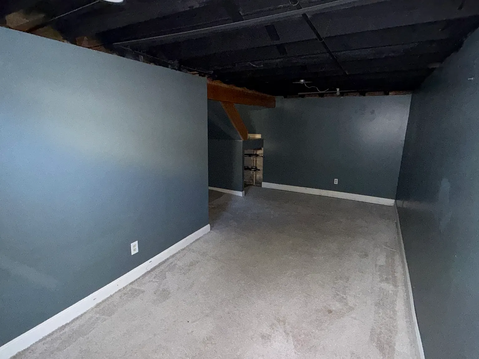 3 bed, 2.5 bath, 1326 sqft, $1,900 — Photo 3