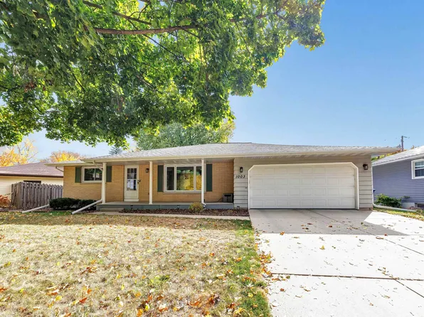 1003 Chantel St, Green Bay, WI 54304