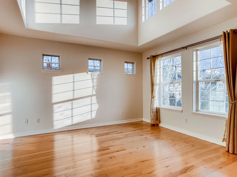 889 NE Caden Ave — Photo 14