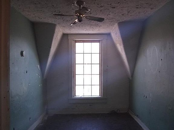 2nd image of 818 Fields Ave