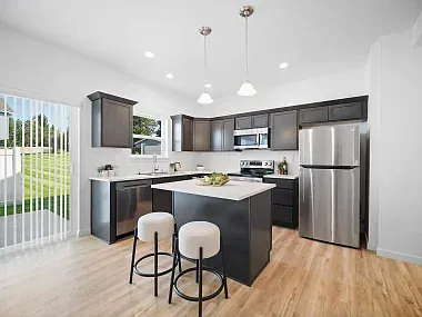 800 E F St — Photo 2
