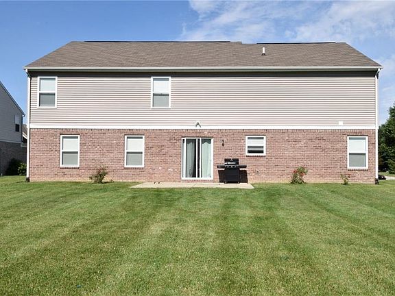 4th image of 5855 Grand Ave