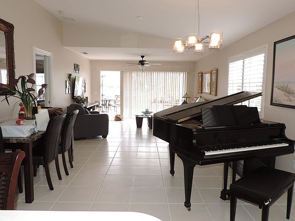 Home For Sale In Villagewalk