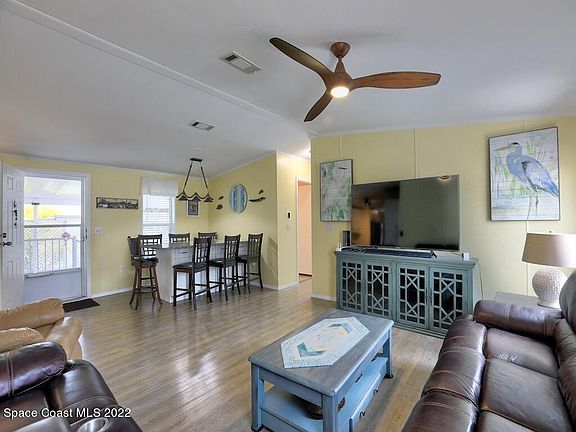 4th image of 1081 Barefoot Cir
