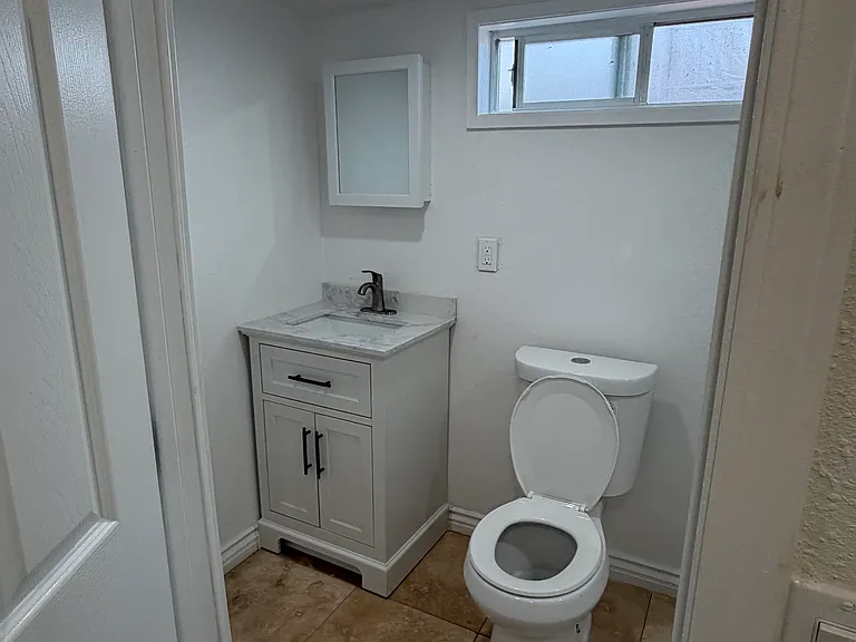 2513 W Occidental St — Photo 9