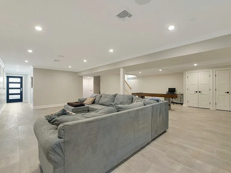 165 Marine Pl — Photo 25