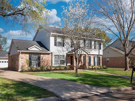 2nd image of 20410 Laurel Lock Dr