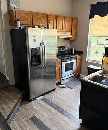 3rd image of 214 Brookwood Ln