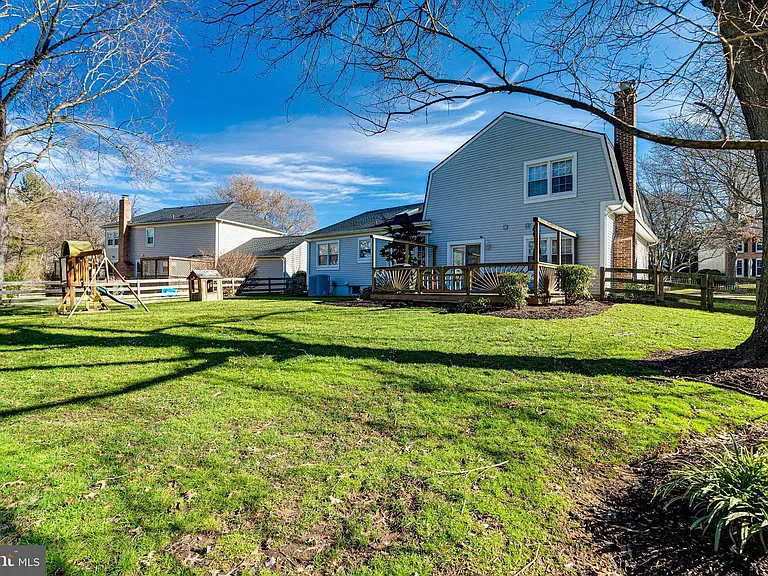 3022 Dower House Dr — Photo 54
