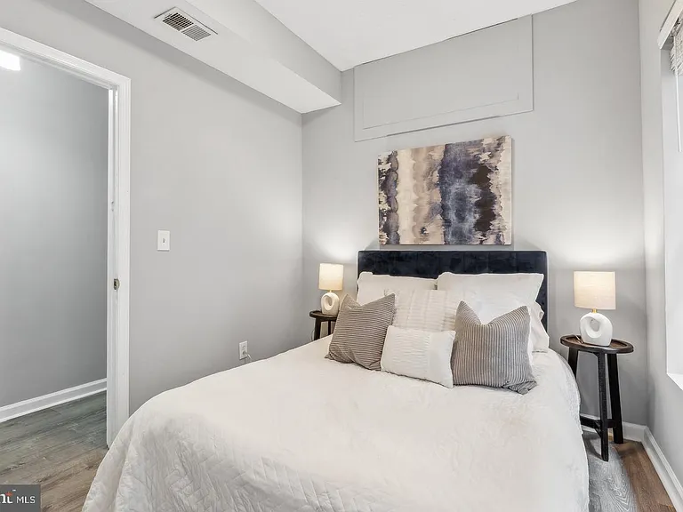 1267 Morse St NE — Photo 11