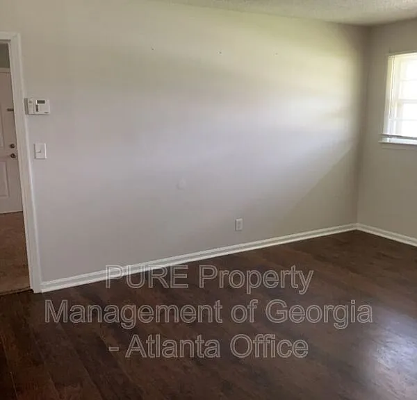 314 Sterling St — Photo 10
