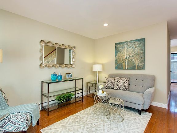 2nd image of 3001 Kaiser Dr Unit A