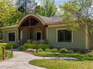 2588 Cottage Ln, Harbor Springs, MI 49740