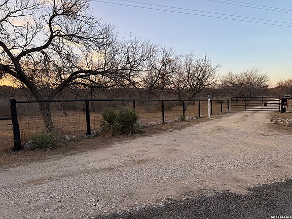 4th image of 1559 County Road 414