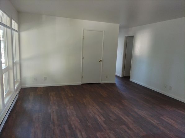 738 Norman Ave NE