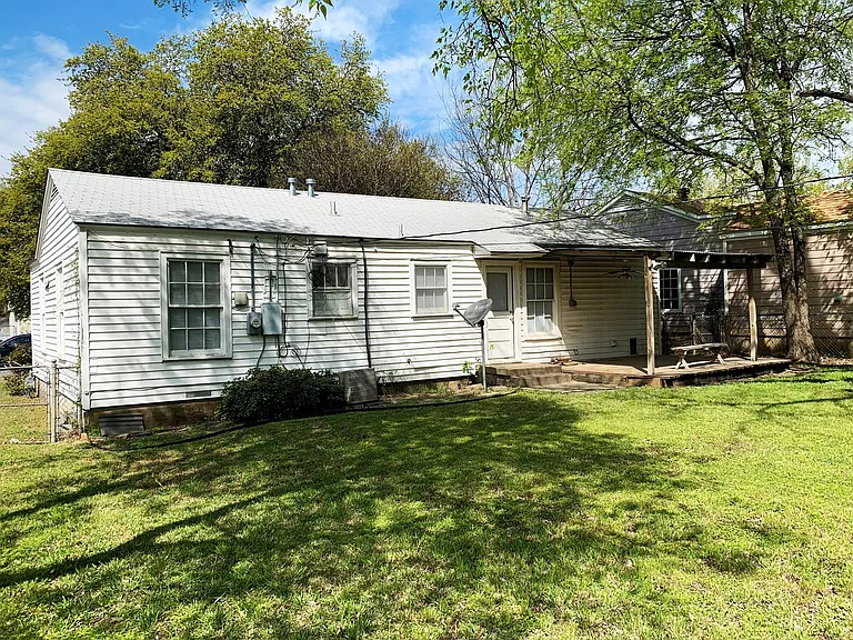 5017 Fairfax St — Photo 7