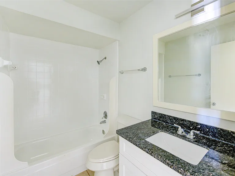 6401 Deihl Rd #505 — Photo 31