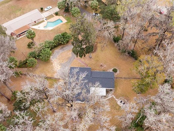 4th image of 411 SW 36th Pl